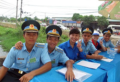 Trung tá Đinh Quốc Hùng, Phó trưởng Ban Thanh niên Quân đội cho biết: “Hầu hết các học viện, nhà trường làm tốt công tác chuẩn bị, tiếp đón thí sinh và người nhà thí sinh. Hoạt động “Tiếp sức mùa thi” các học viện, nhà trường nói chung, của tuổi trẻ Quân đội nói riêng góp phần giúp đỡ nhân dân tiết kiệm chi phí sinh hoạt, đi lại, đảm bảo an toàn giao thông, tô thắm tình đoàn kết quân dân; đồng thời cũng là hoạt động nhằm mục đích rèn luyện đoàn viên, thanh niên, khơi dậy tinh thần tương thân tương ái của tuổi trẻ Quân đội”.